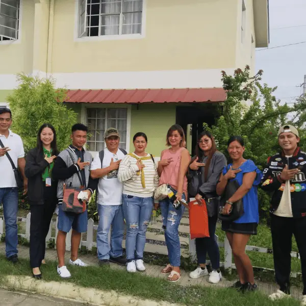 "Sales Manager Darrel and HR Lyra conducting a new sellers site orientation at Borland, engaging with new team members to provide essential training and support."